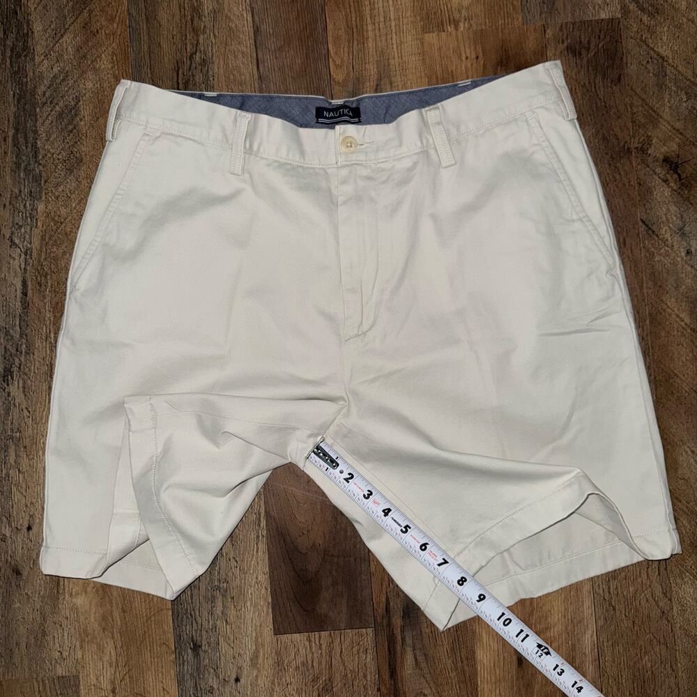 Nautica Shorts Khaki 36W - Picture 2 of 5